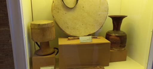 عکس موزه باستان شناسی و مردم شناسی  فلک الافلاک