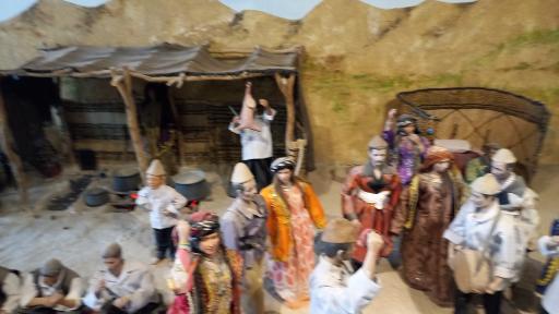 عکس موزه باستان شناسی و مردم شناسی  فلک الافلاک