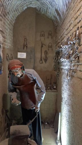 عکس موزه باستان شناسی و مردم شناسی  فلک الافلاک