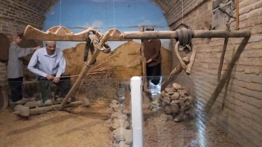 عکس موزه باستان شناسی و مردم شناسی  فلک الافلاک