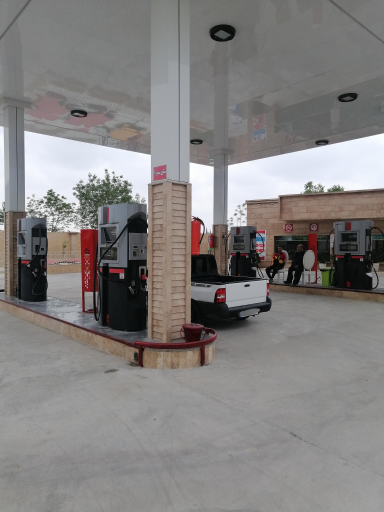 عکس پمپ بنزین حافظ