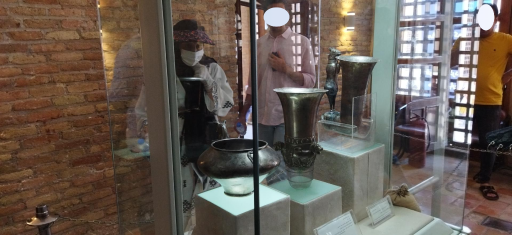 عکس موزه باستان شناسی و مردم شناسی  فلک الافلاک