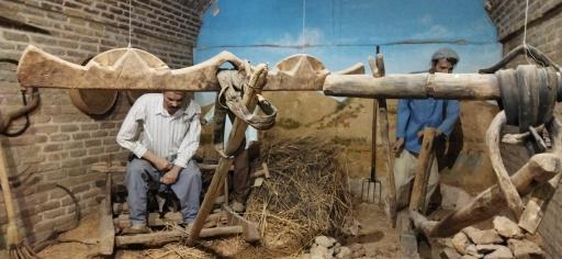 عکس موزه باستان شناسی و مردم شناسی  فلک الافلاک