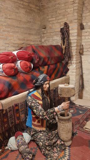 عکس موزه باستان شناسی و مردم شناسی  فلک الافلاک