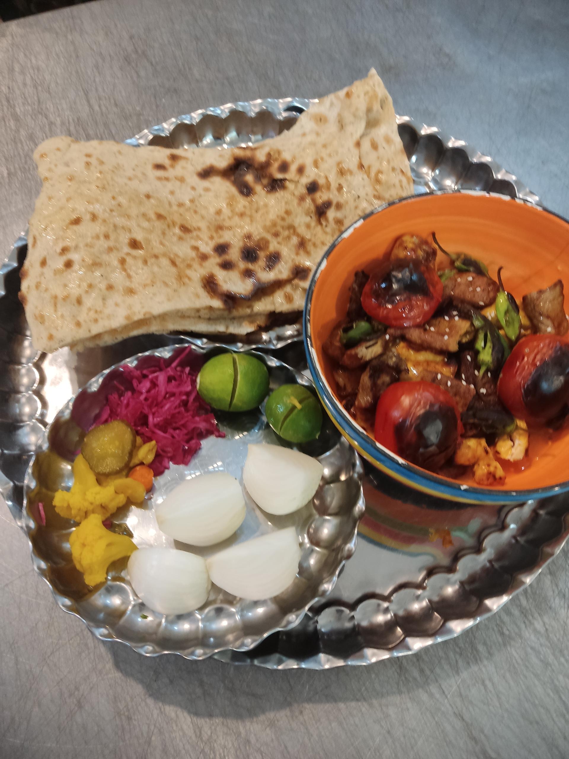 عکس باغ رستوران یکتا