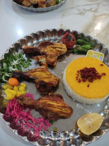 عکس باغ رستوران یکتا