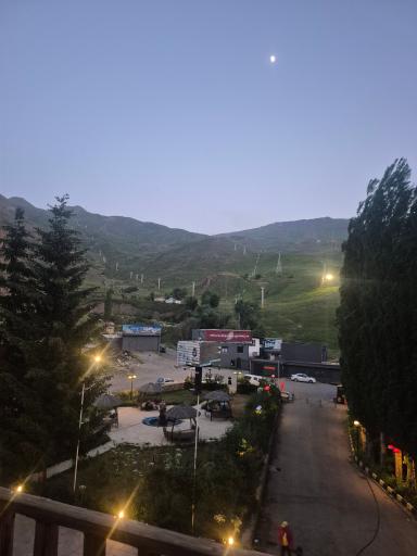 عکس هتل جهانگردی دیزین