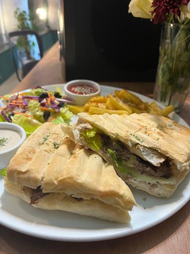 عکس کافه رستوران ویولت