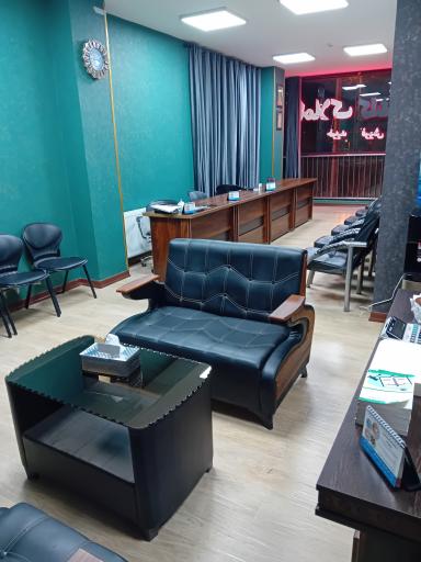 عکس مشاور املاک کاشانه