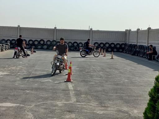 عکس آموزشگاه رانندگی راه آسان