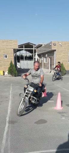 عکس آموزشگاه رانندگی راه آسان