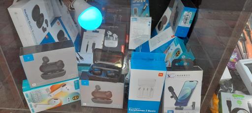 عکس تعمیرات موبایل و لپ تاپ مستر تک 