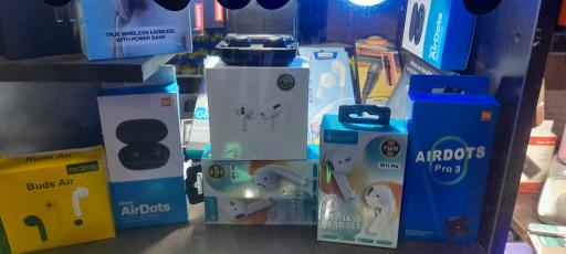 عکس تعمیرات موبایل و لپ تاپ مستر تک 