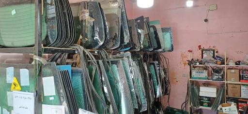 عکس شیشه اتومبیل موردینی