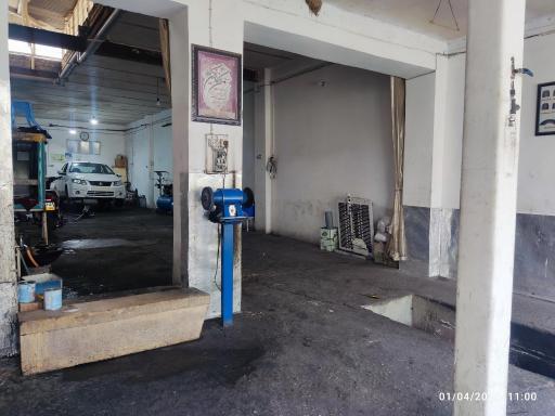 عکس تعمیرگاه جلوبندی استاد صلواتیان