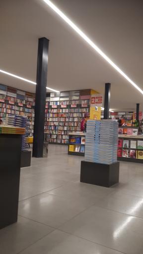 عکس شهر فرهنگ و هنر شعبه چهارباغ بالا