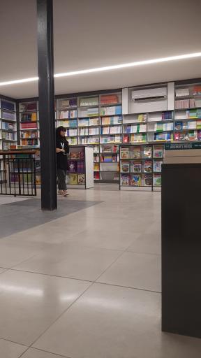 عکس شهر فرهنگ و هنر شعبه چهارباغ بالا