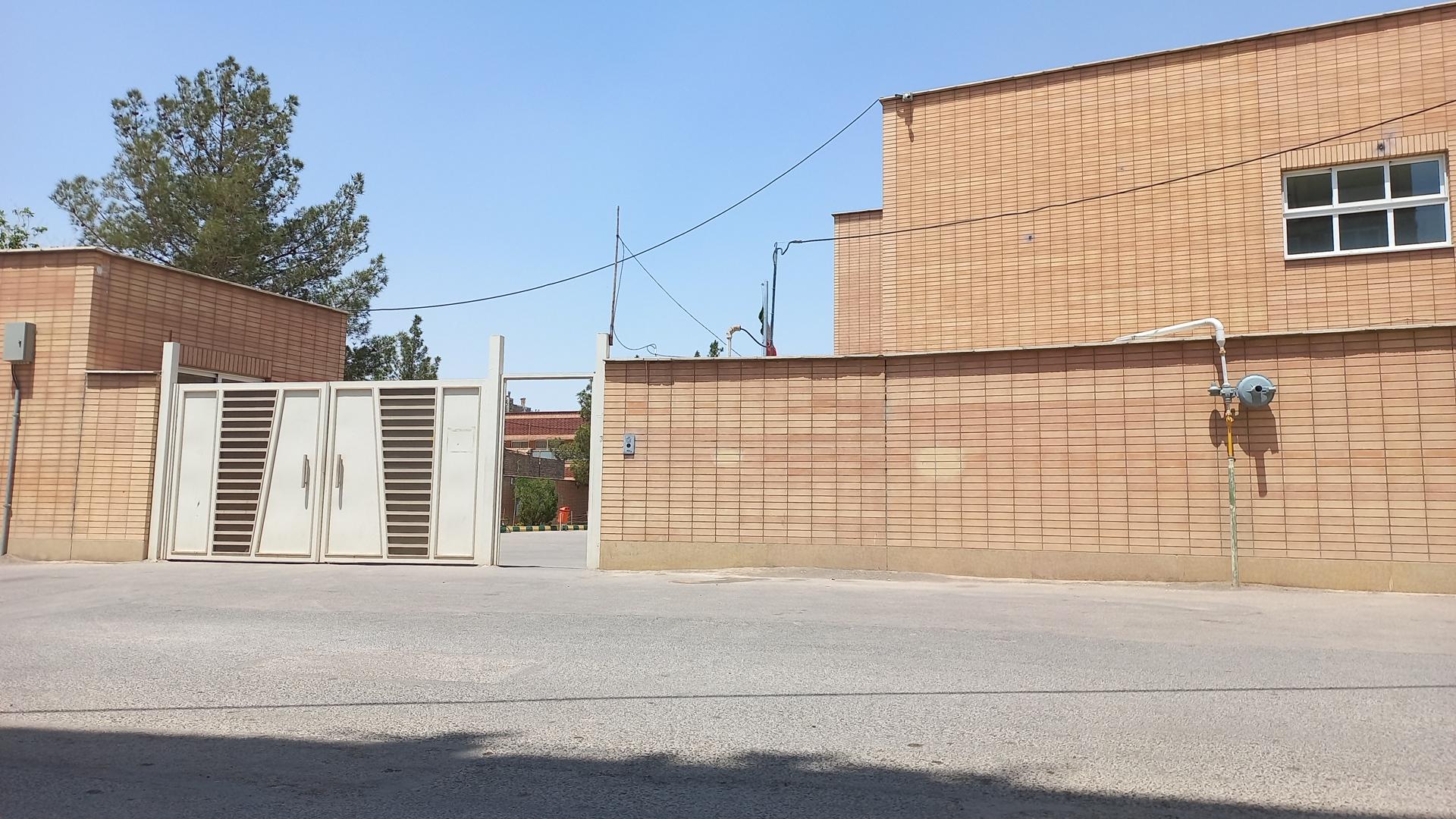 عکس دبیرستان دخترانه تمدن