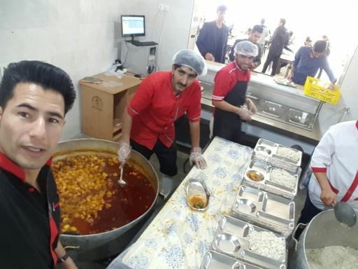 عکس آشپزخانه و غذای آماده صدف