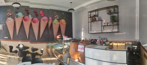 عکس کافه بستنی لبخند