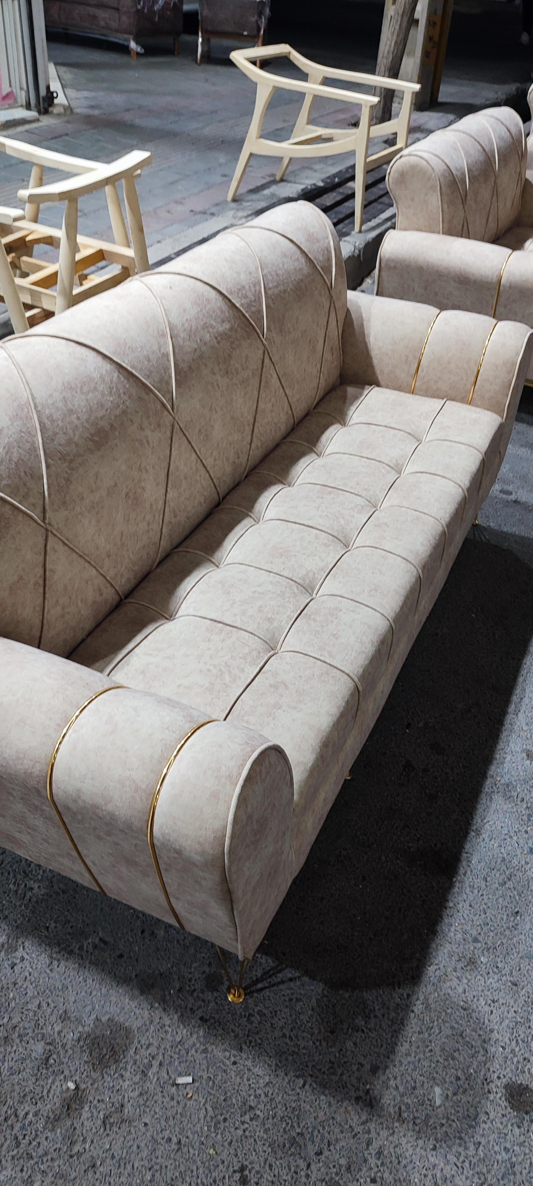 عکس تولید و پخش مبلمان محمودی