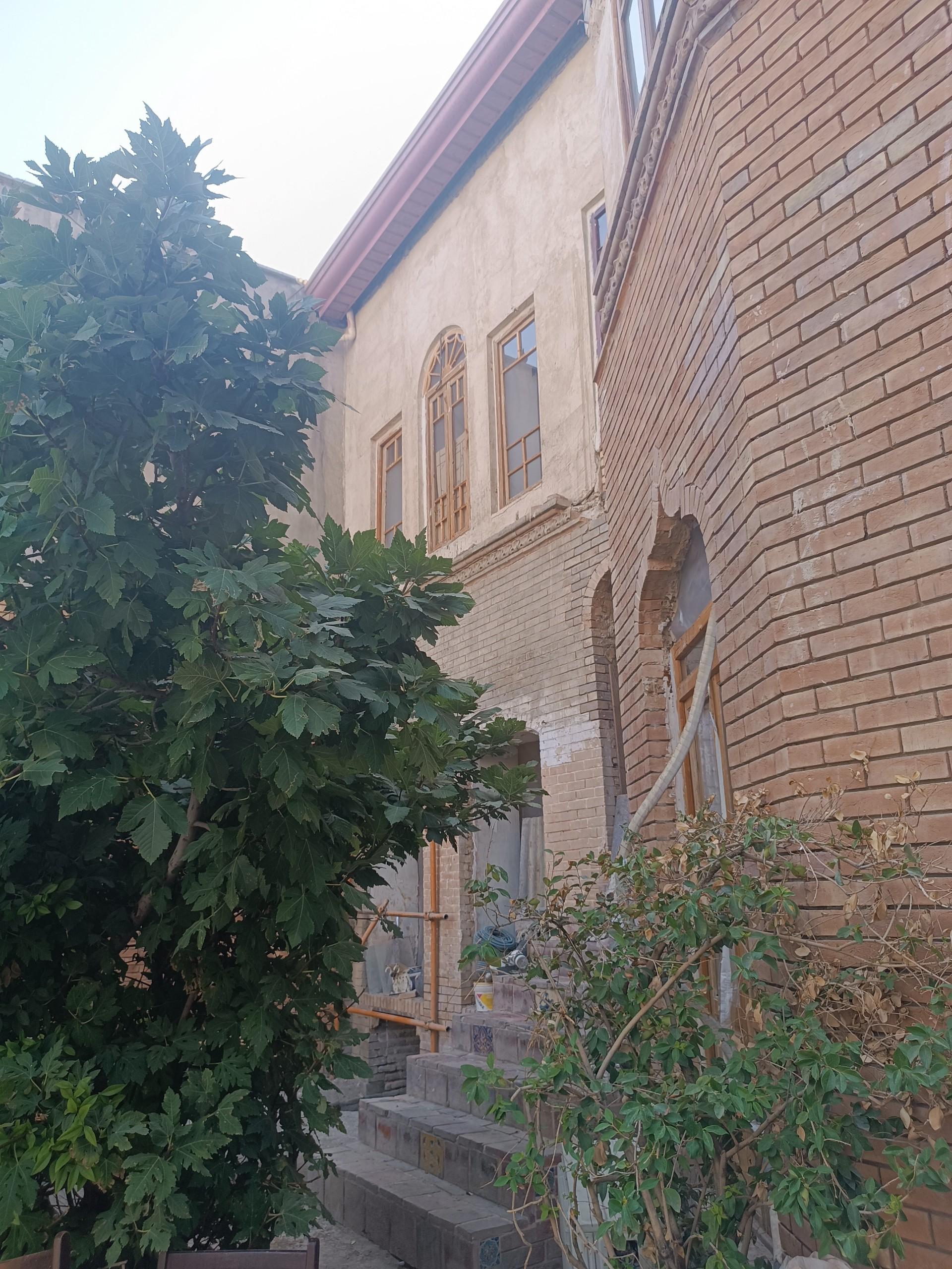 عکس خانه خانه‌ مادام کرنلی