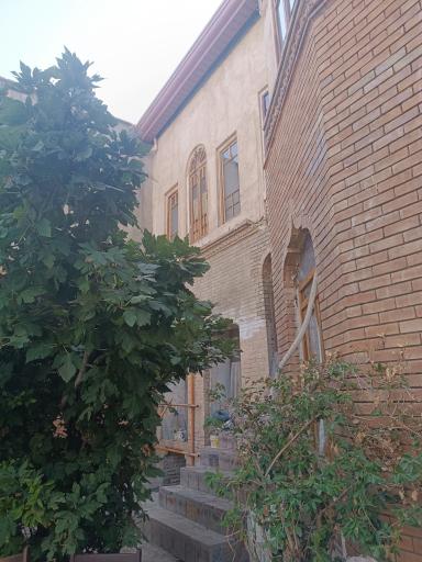 عکس خانه خانه‌ مادام کرنلی