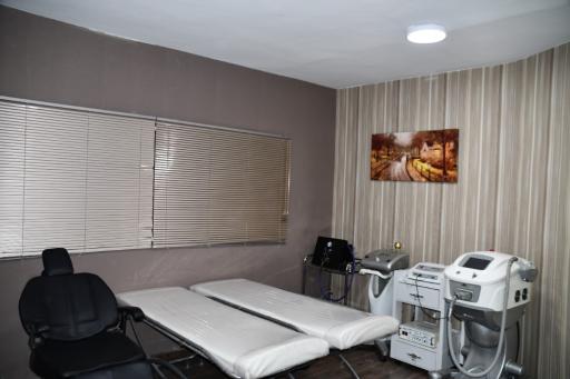 عکس کلینیک پوست و مو نسیم