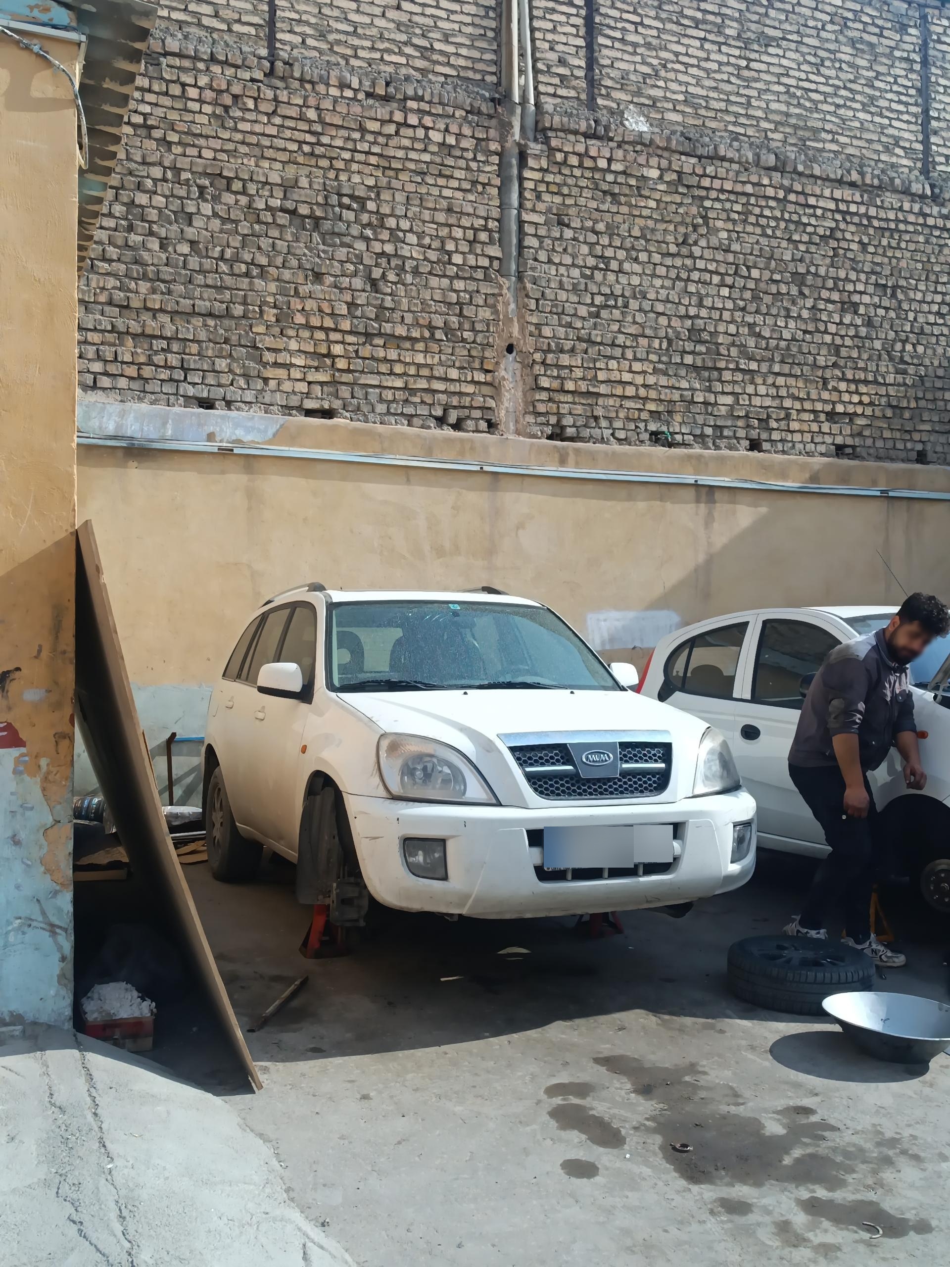 عکس تعمیرگاه خودرو های چینی