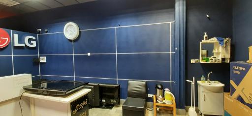 عکس تعمیرات تلویزیون روزی حلال