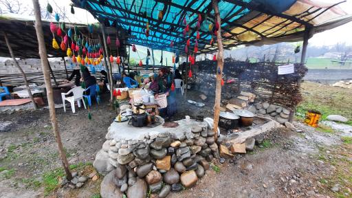 عکس کلبه جنگلی بانوی روستایی