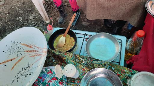 عکس کلبه جنگلی بانوی روستایی