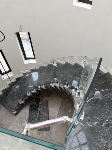 عکس فروشگاه نوین دکور