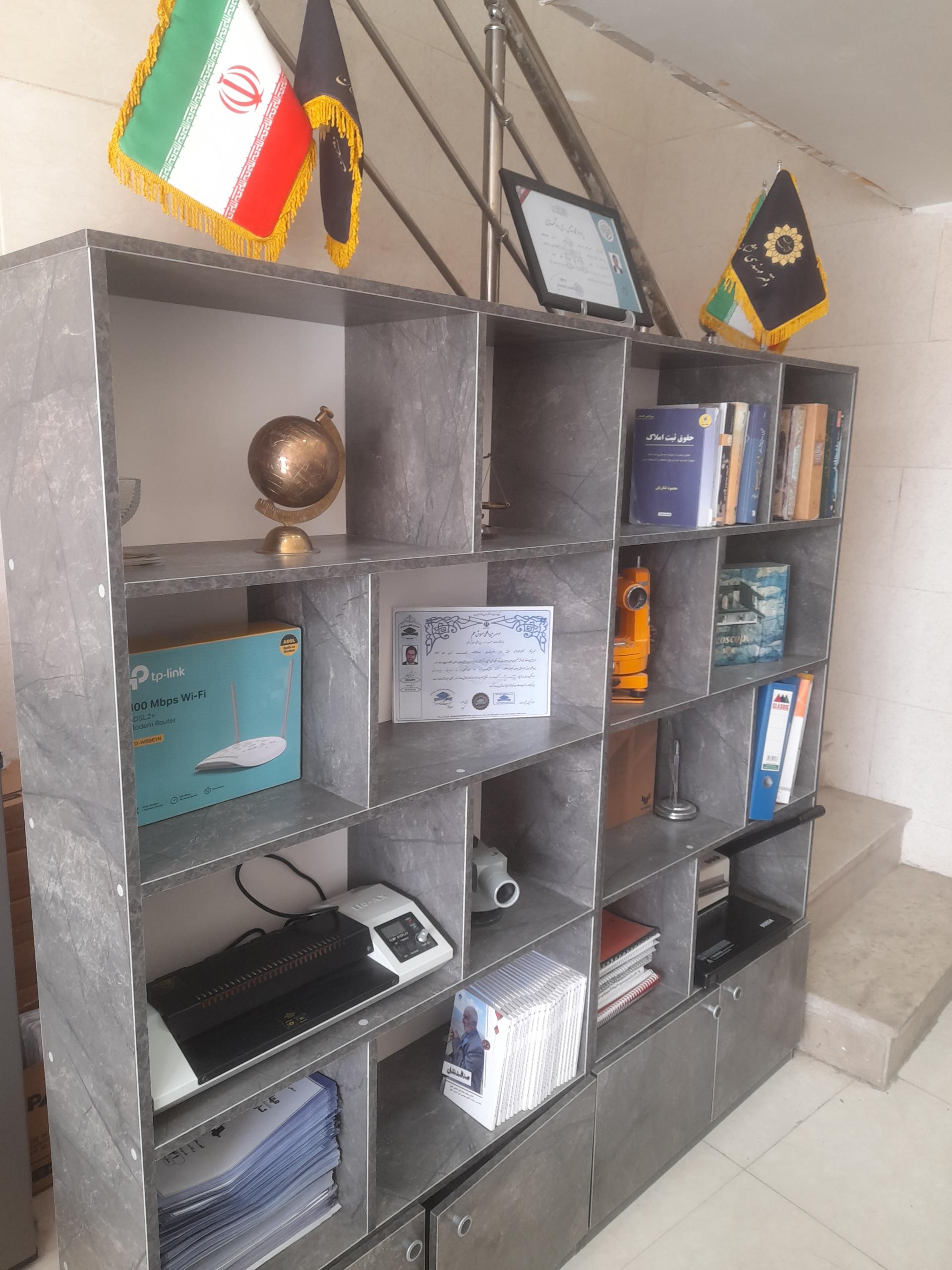 عکس دفتر مهندسی نشان