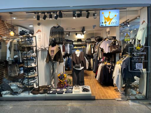 عکس فروشگاه پوشاک زنانه مریت