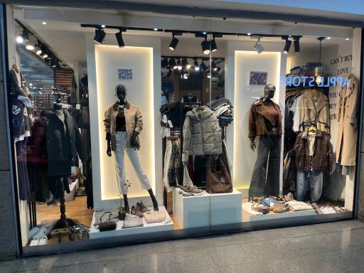 عکس فروشگاه پوشاک زنانه مریت