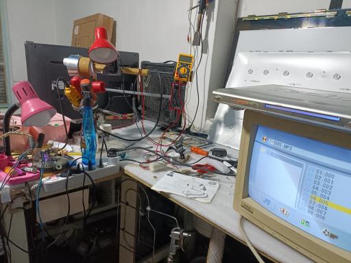 عکس تعمیرات تلویزیون ifix باروق