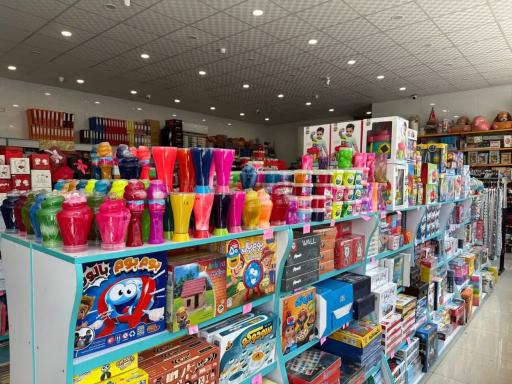 عکس فروشگاه لوازم تحریر افق