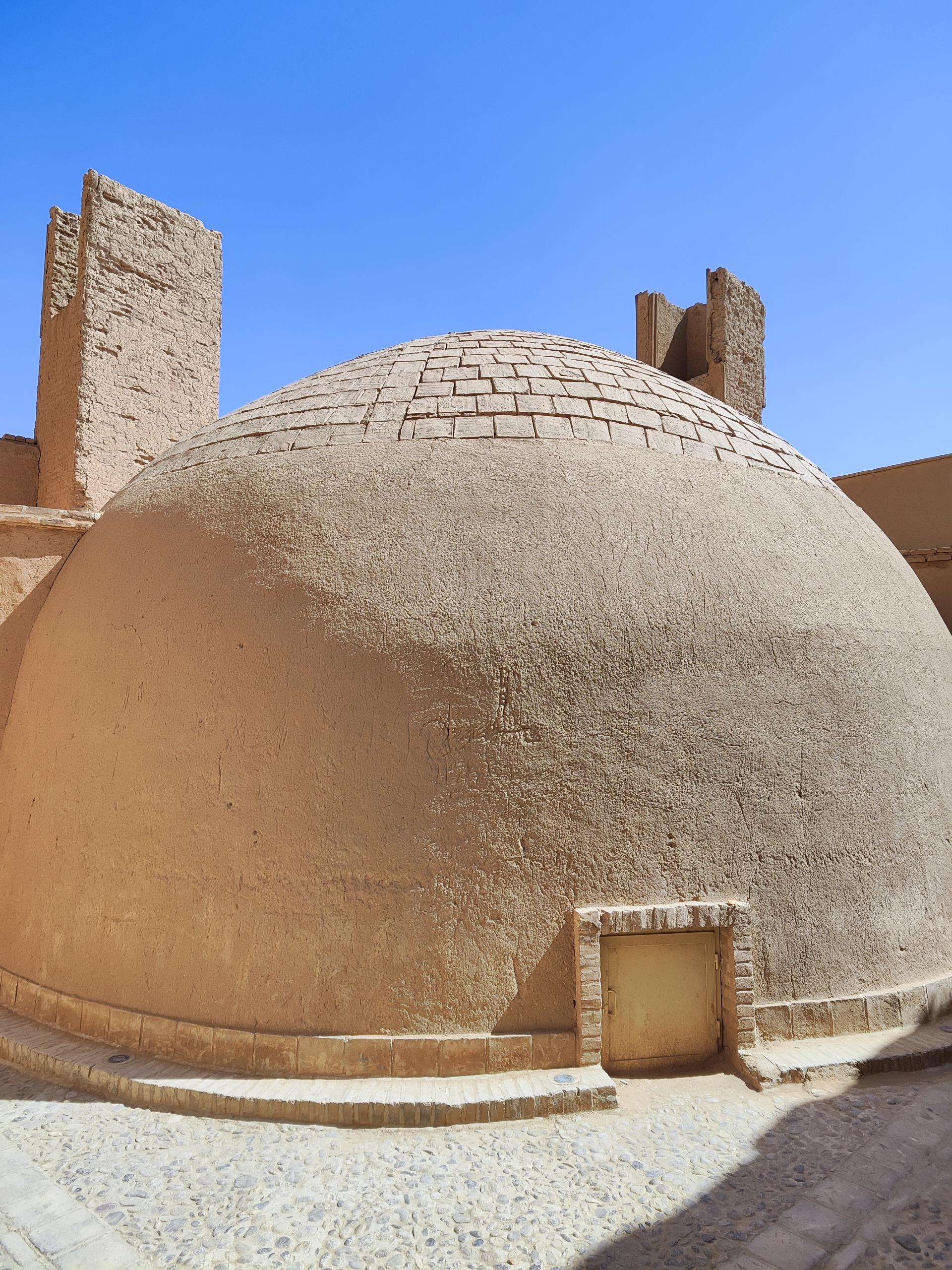 عکس آب انبار چرخاب 