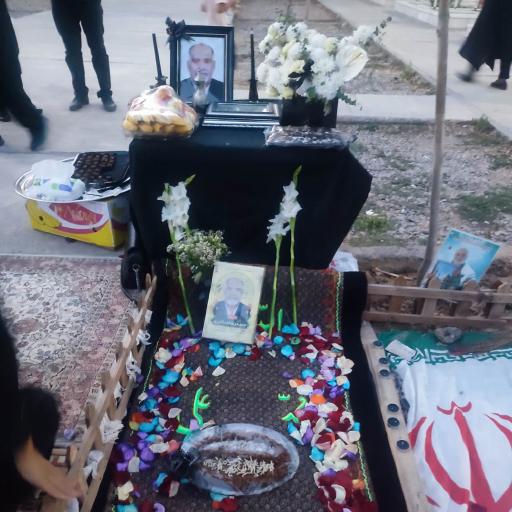 عکس آرامگاه شهید حمیدرضا مباشری