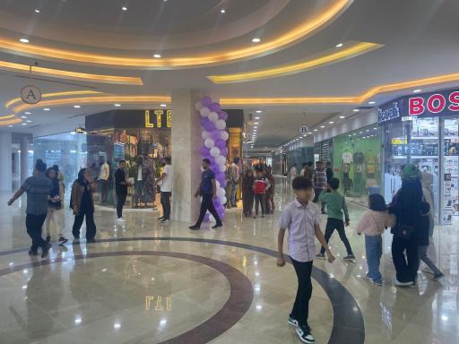 عکس مجتمع تجاری معراج قشم