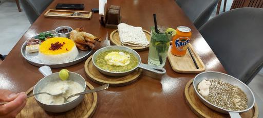 عکس رستوران گیلانی آویشو