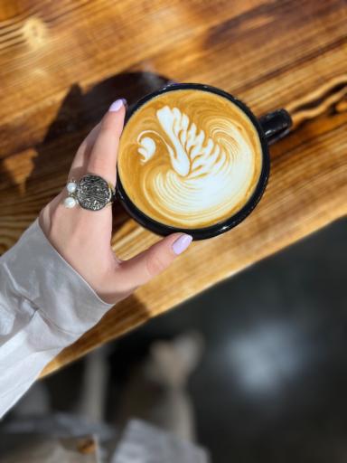 عکس آنی کافه کیک