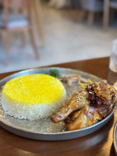 عکس رستوران گیلانی آویشو