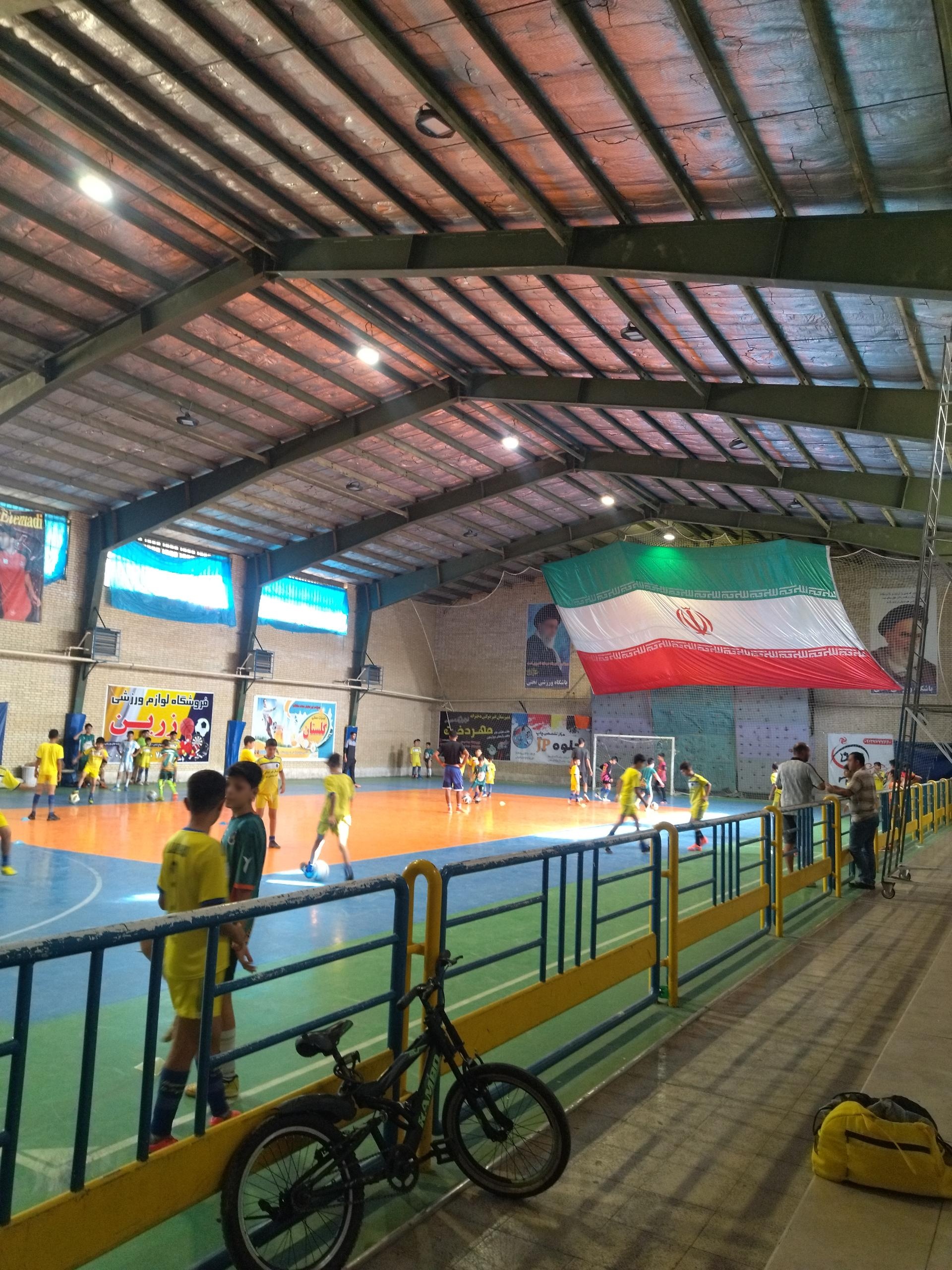 عکس سالن ورزشی
