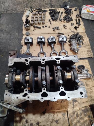 عکس تعمیر گاه برتر مکانیکی اگزوز سازی 