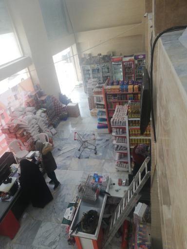 عکس فروشگاه زنجیره ای اتکا