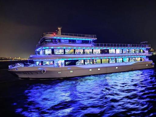 عکس کشتی تفریحی امیرکبیر