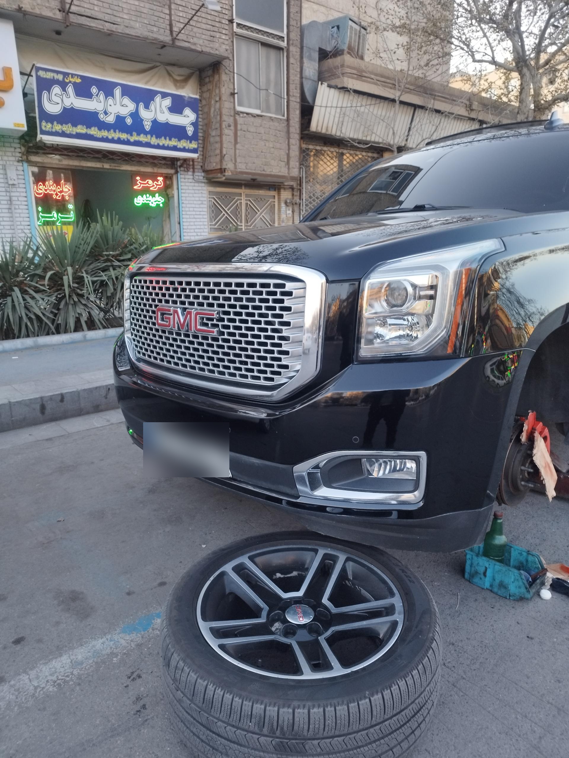 عکس چکاپ جلوبندی پلوس ترمز و لنت خانیان