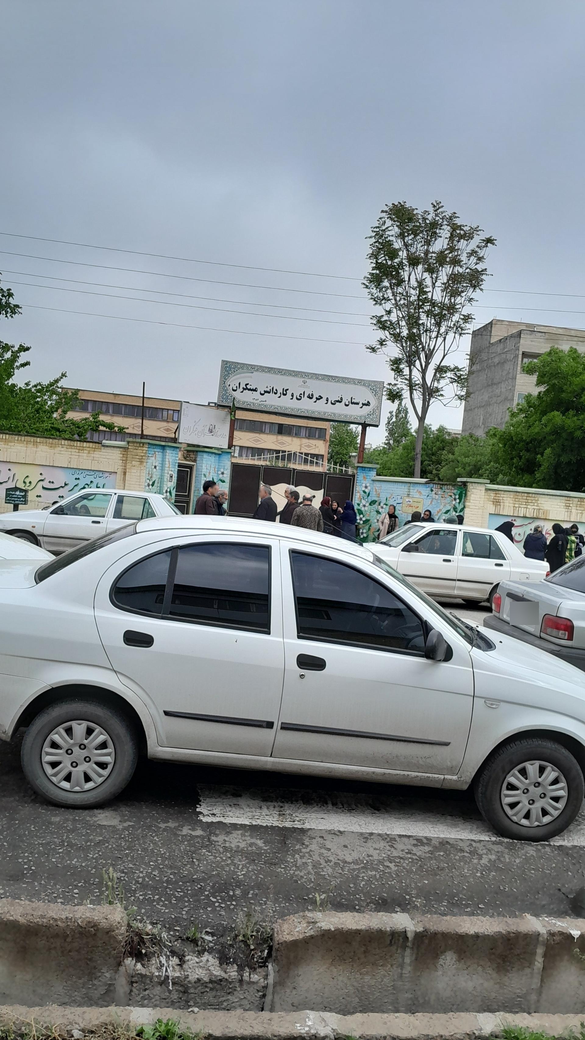 عکس هنرستان دخترانه مبتکران